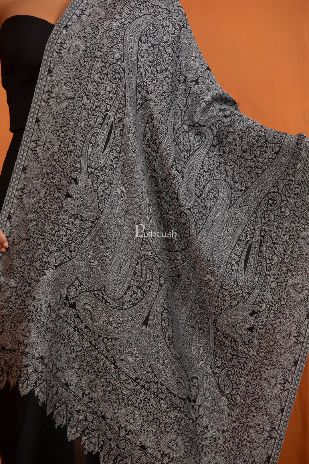 Pashtush Womens Extra Fine Wool Stole, Paisley Jamawar Design, Black