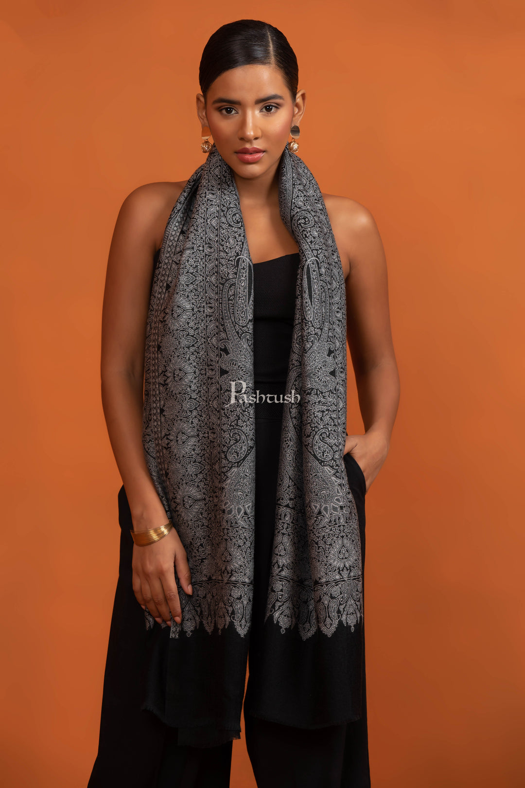 Pashtush Womens Extra Fine Wool Stole, Paisley Jamawar Design, Black