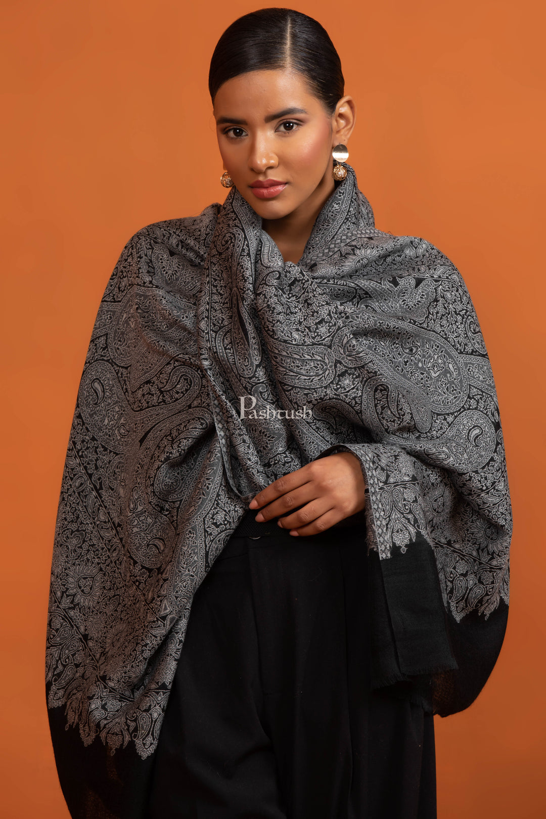 Pashtush Womens Extra Fine Wool Stole, Paisley Jamawar Design, Black
