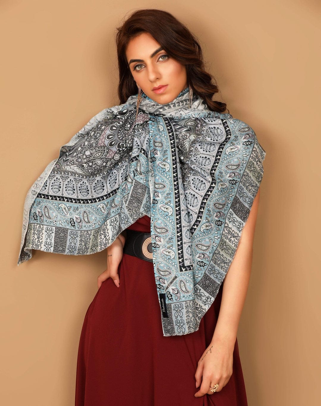 Pashtush India Gift Pack Pashtush His and Her Gift Set of Bamboo Stoles, Multicoloured, Packaged in Keepsake Wooden Chester Gift Box