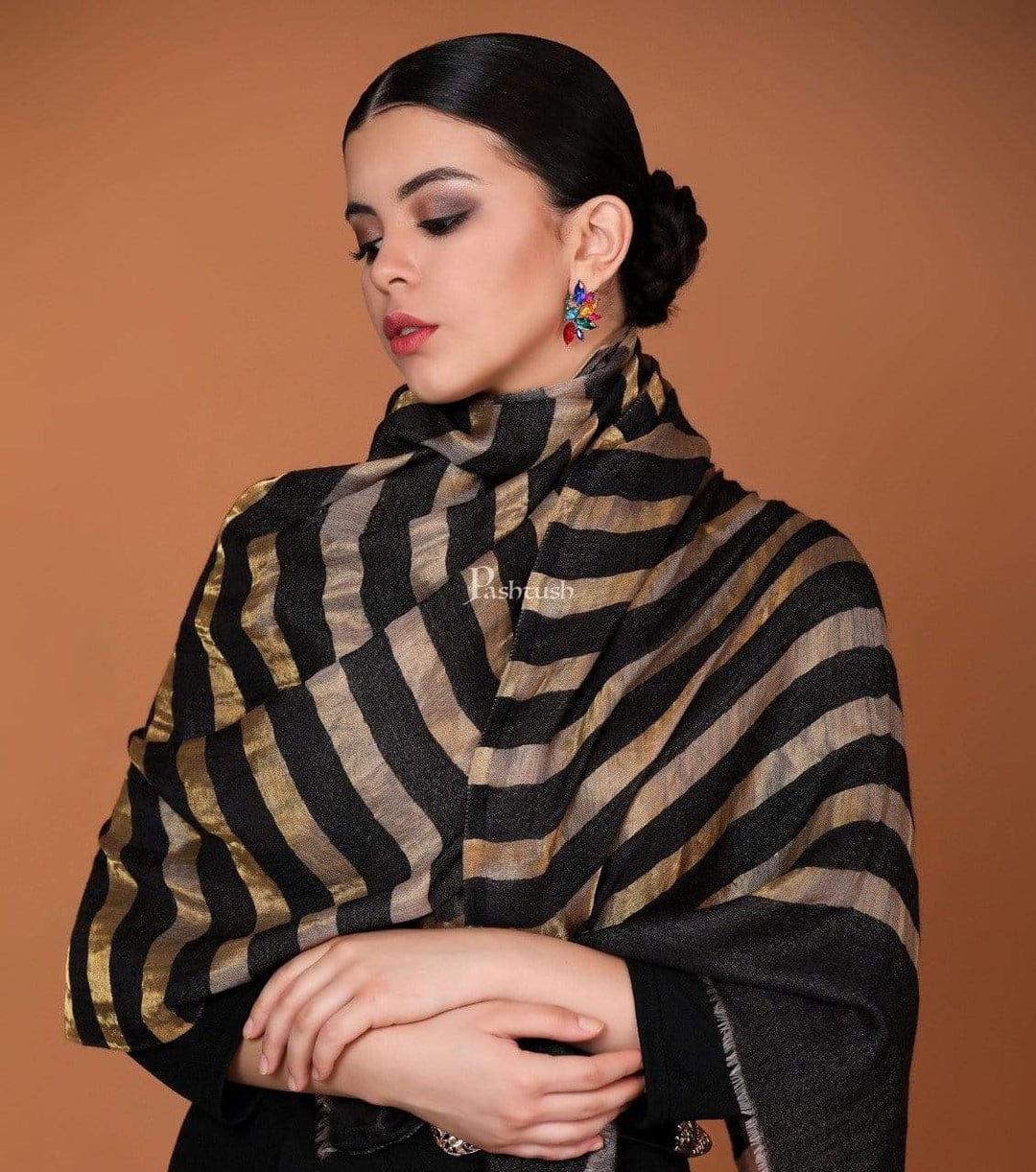 Pashtush India Gift Pack Pashtush His and Her Gift Set of Mens Fine Wool Shawl and Womens Stole, Taupe and Black, Packaged in Keepsake Wooden Chester Gift Box