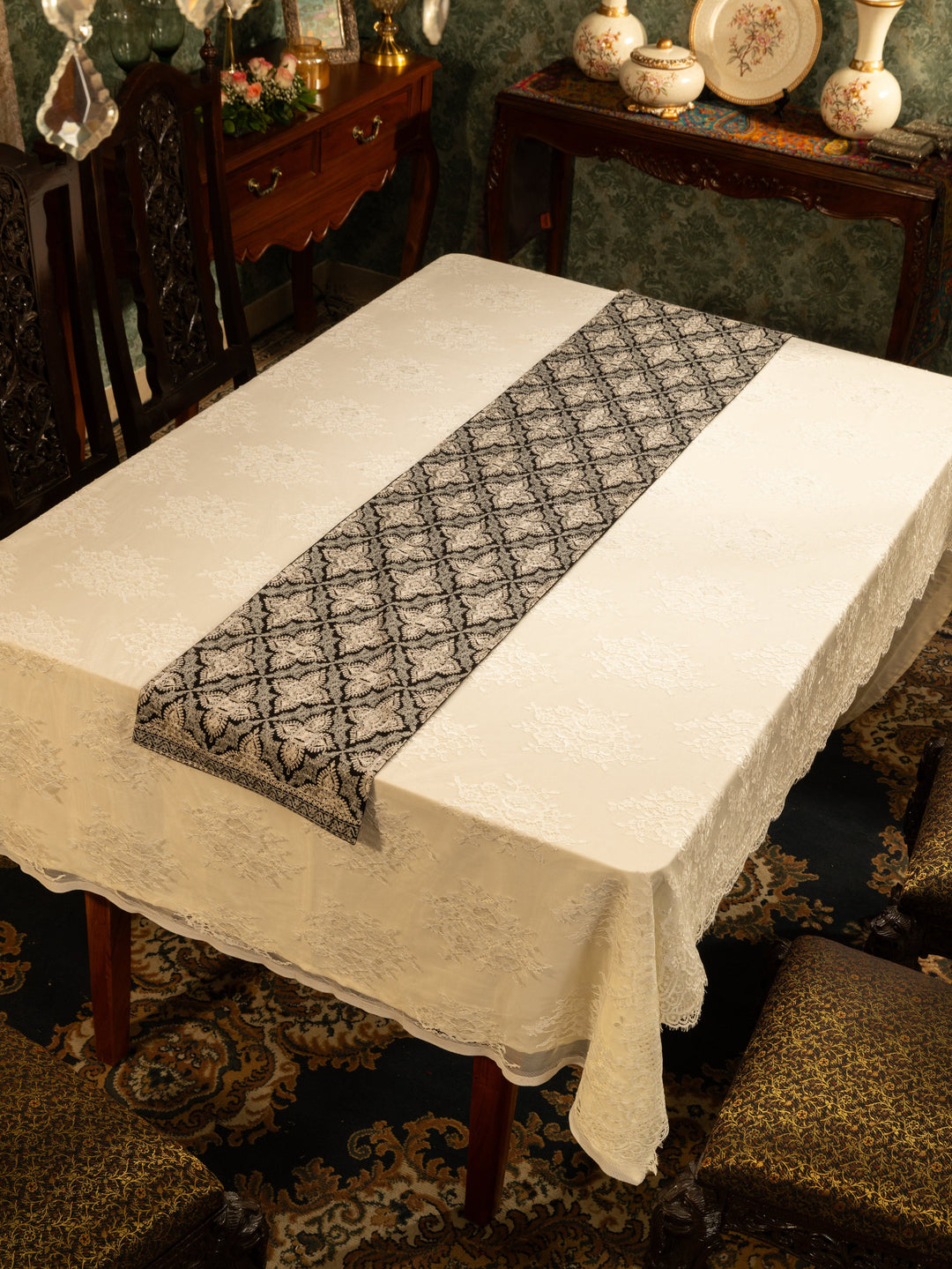 Pashtush India Gift Pack Pashtush Luxury Table Runner with Mats Set, Nalki Embroidery Collection, Black