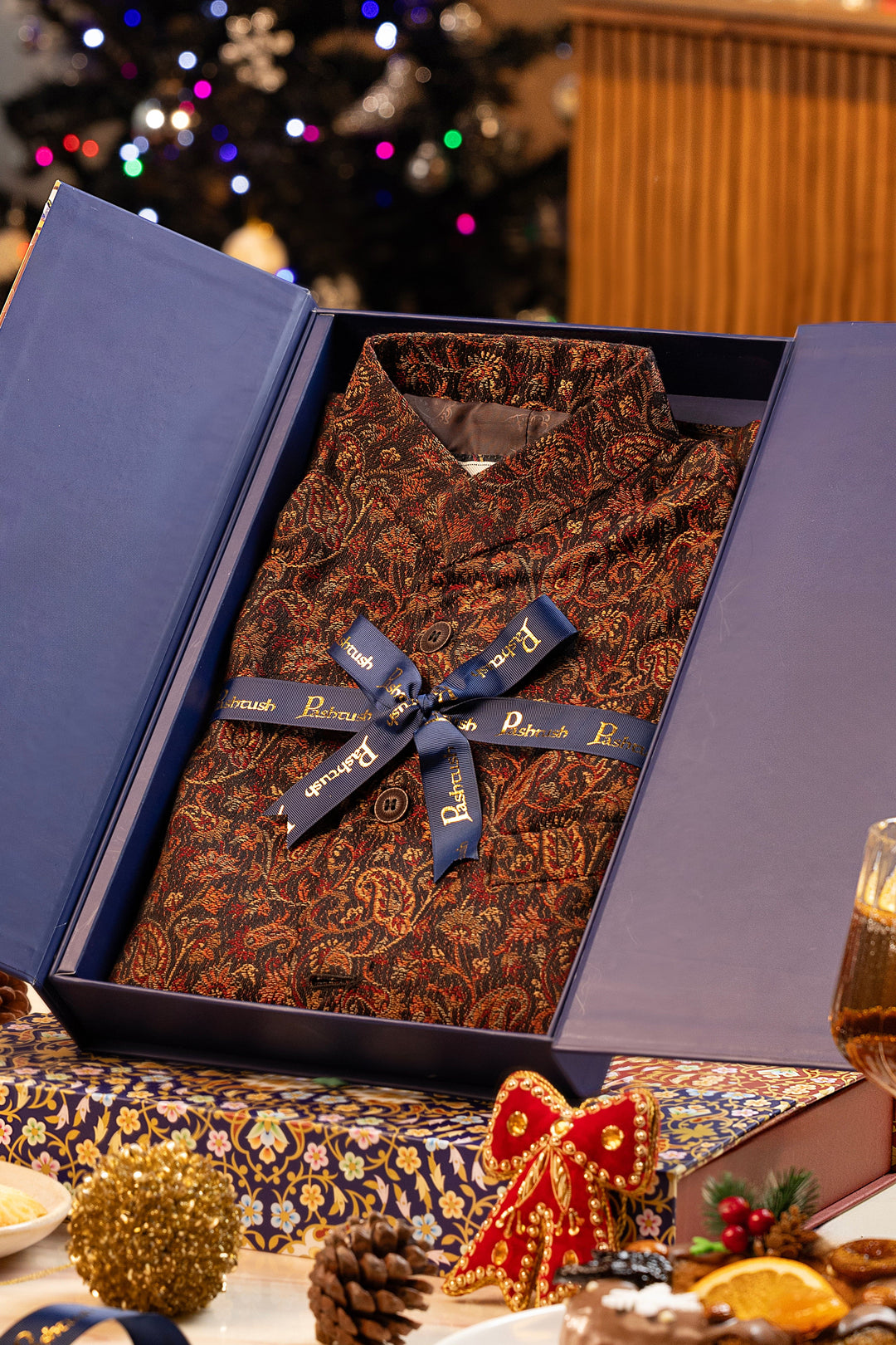 Pashtush India Gift Pack Pashtush Mens Woven Structured Waistcoat, Slim Fit, Black