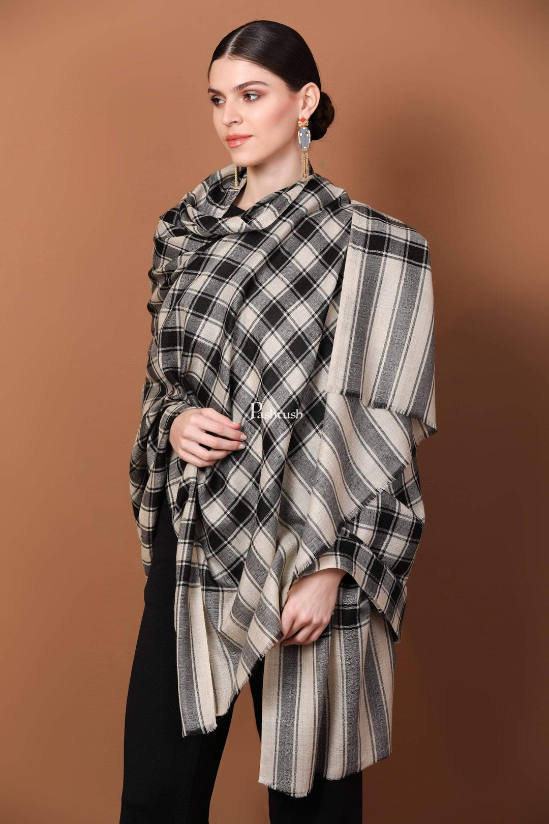 Pashtush Store Shawl Pashtush Womens Check Shawl, Ultra Soft and Warm, Fine Wool, Beige and Black