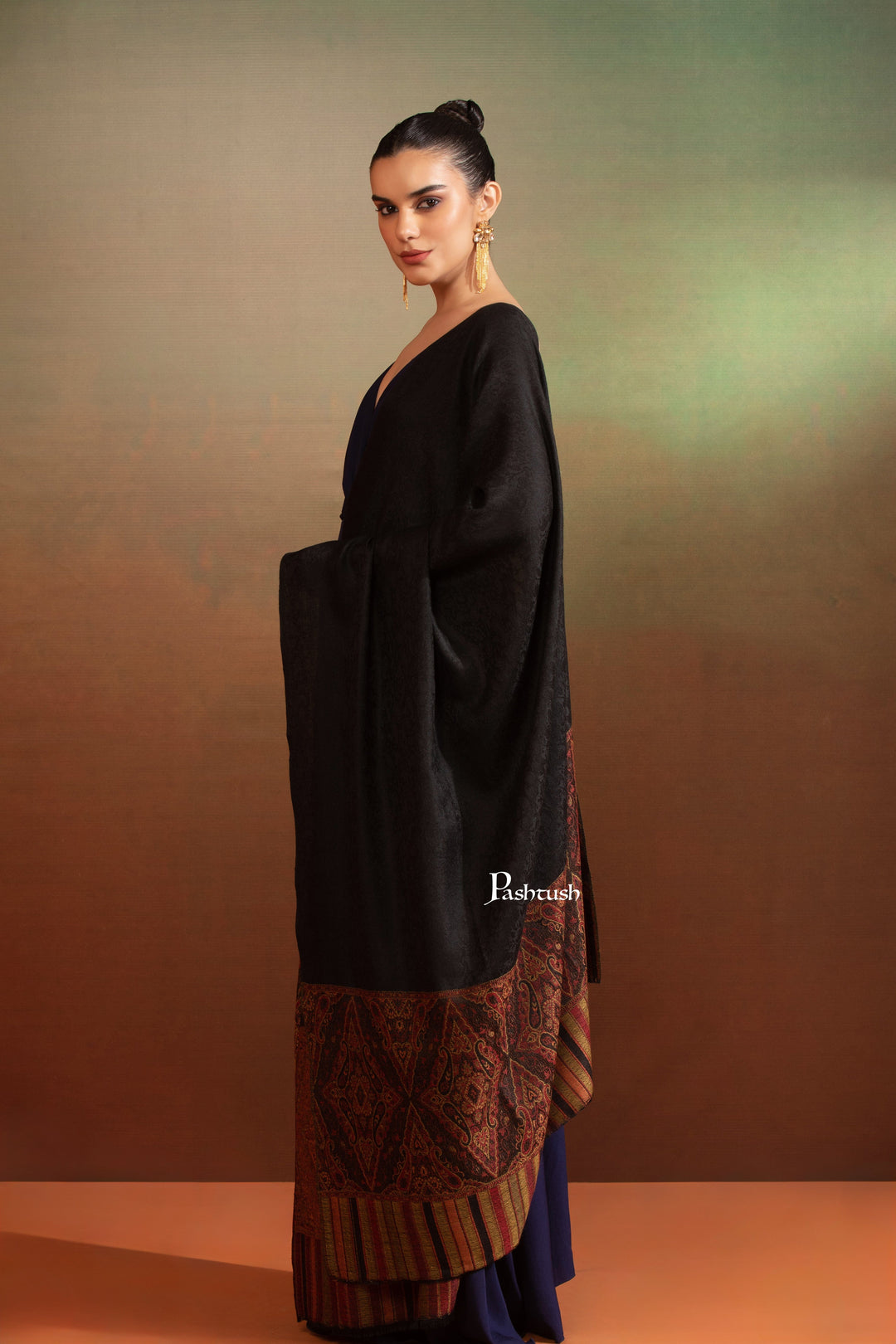 Pashtush India Womens Shawls Pashtush Womens Extra Fine Wool Shawl, Paisley Palla Woven Design, Black