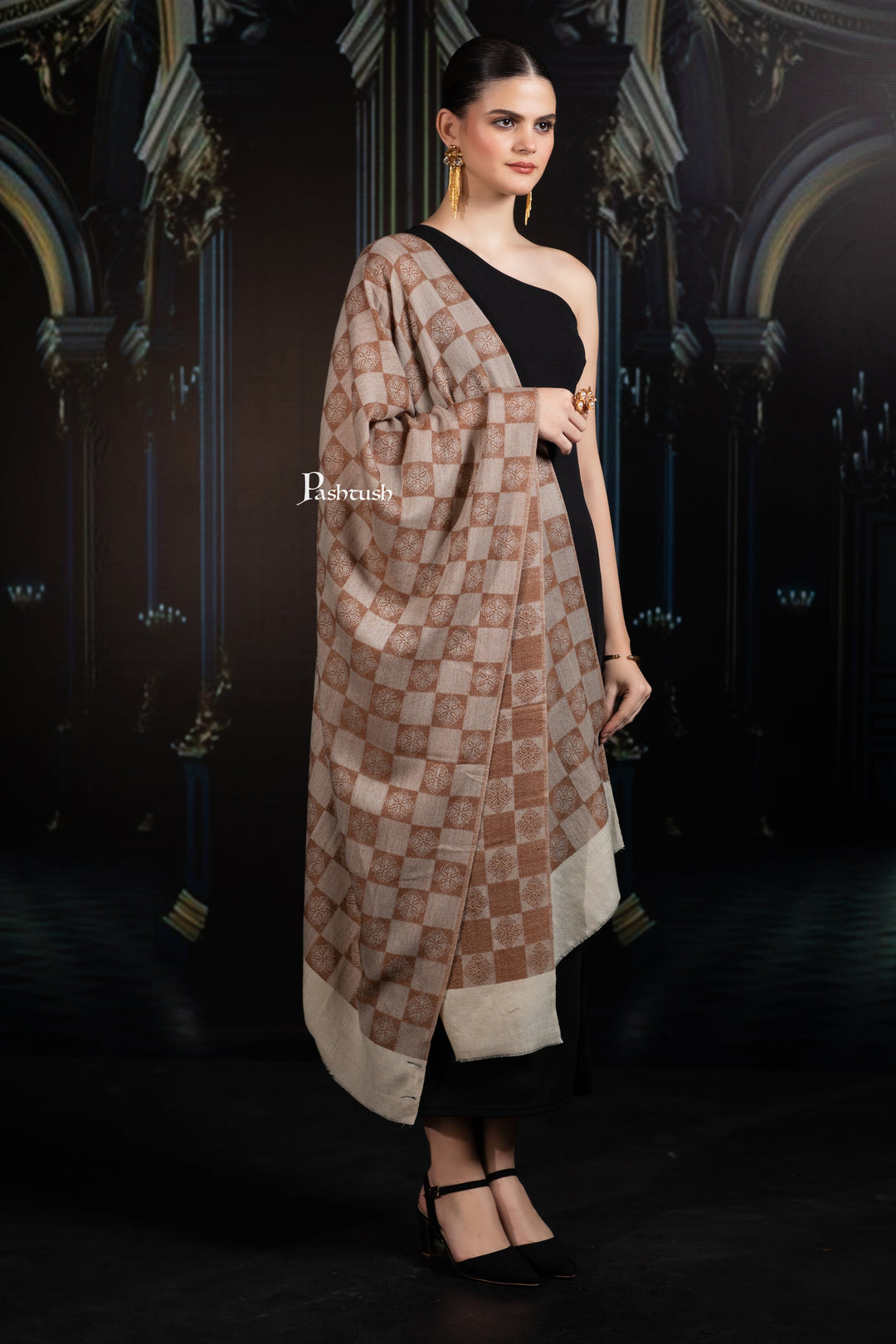 Pashtush India womens scarf and Stoles Pashtush Womens Extra Fine Wool Stole, Checkered Design, Coffee And Beige