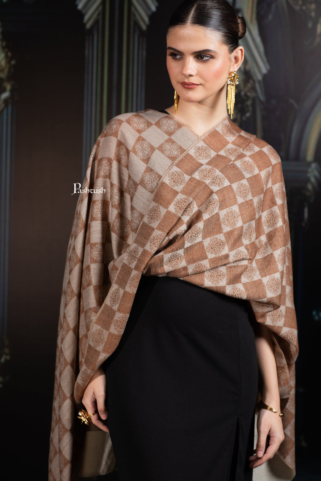Pashtush India womens scarf and Stoles Pashtush Womens Extra Fine Wool Stole, Checkered Design, Coffee And Beige