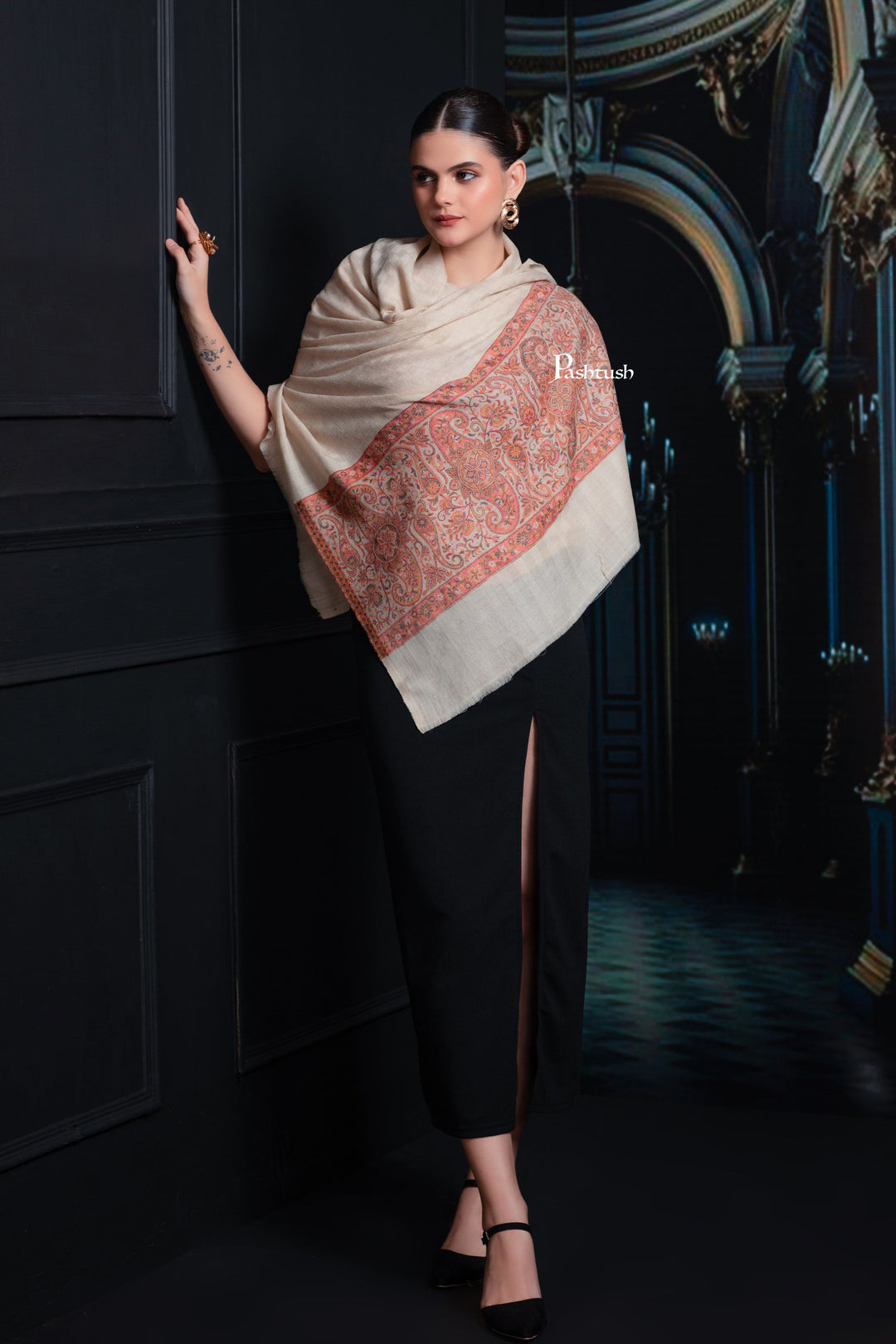 Pashtush India womens scarf and Stoles Pashtush Womens Extra Fine Wool Stole, Paisley Palla Design, Beige