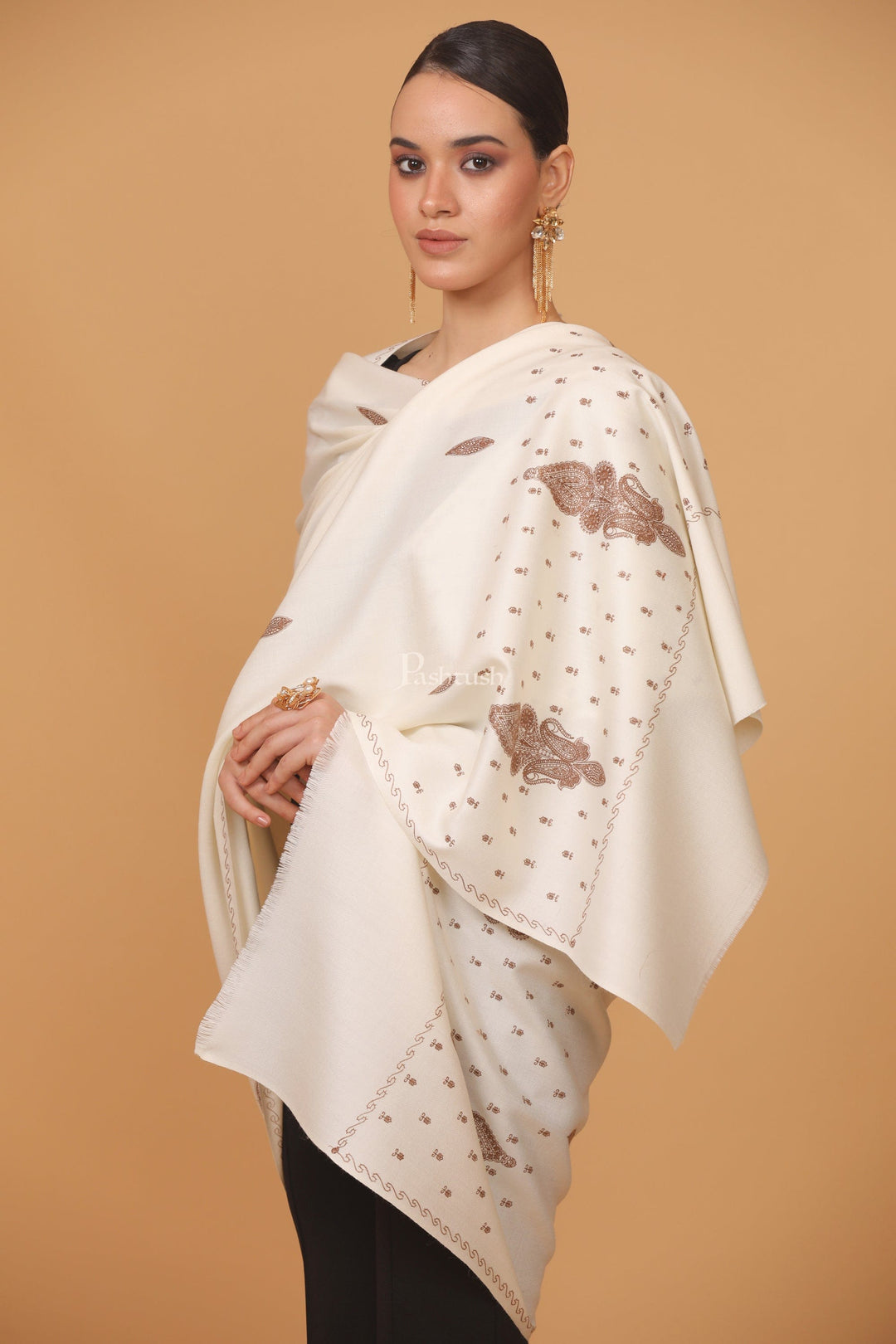 Pashtush India Womens Stoles and Scarves Scarf Pashtush womens Fine Wool shawl, tone and tone palla embroidery paisley design, Ivory
