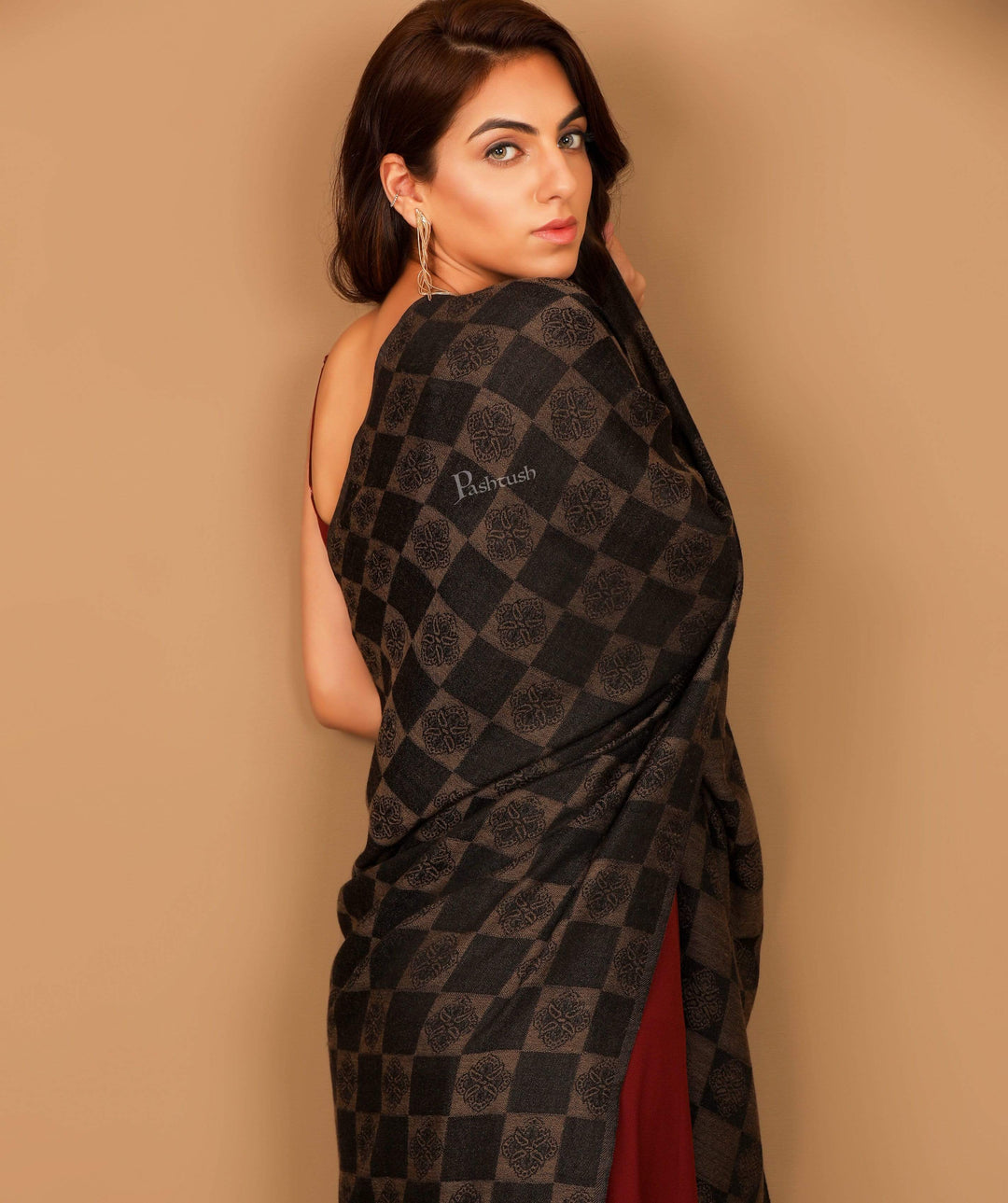 Pashtush Store Stole Pashtush Womens Fine Wool, Soft and Warm, Checkered stole, Espresso Black